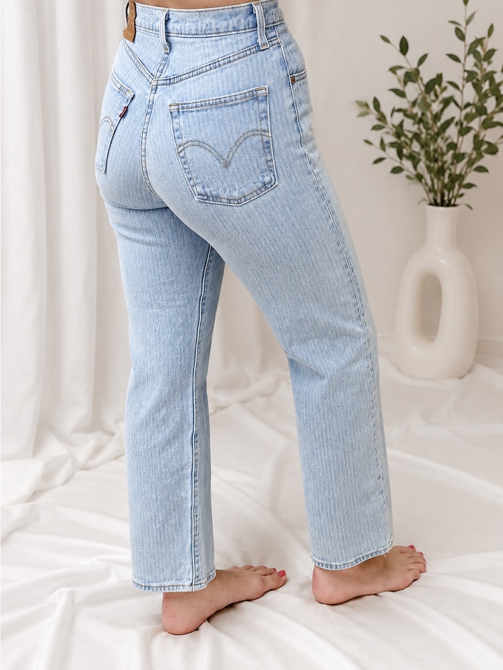 Levi’s Premium Ribcage Straight High Rise Pinstripe Jeans Light Wash Size 26